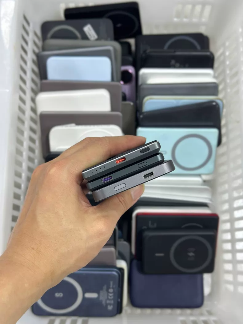 Magnetic power banks