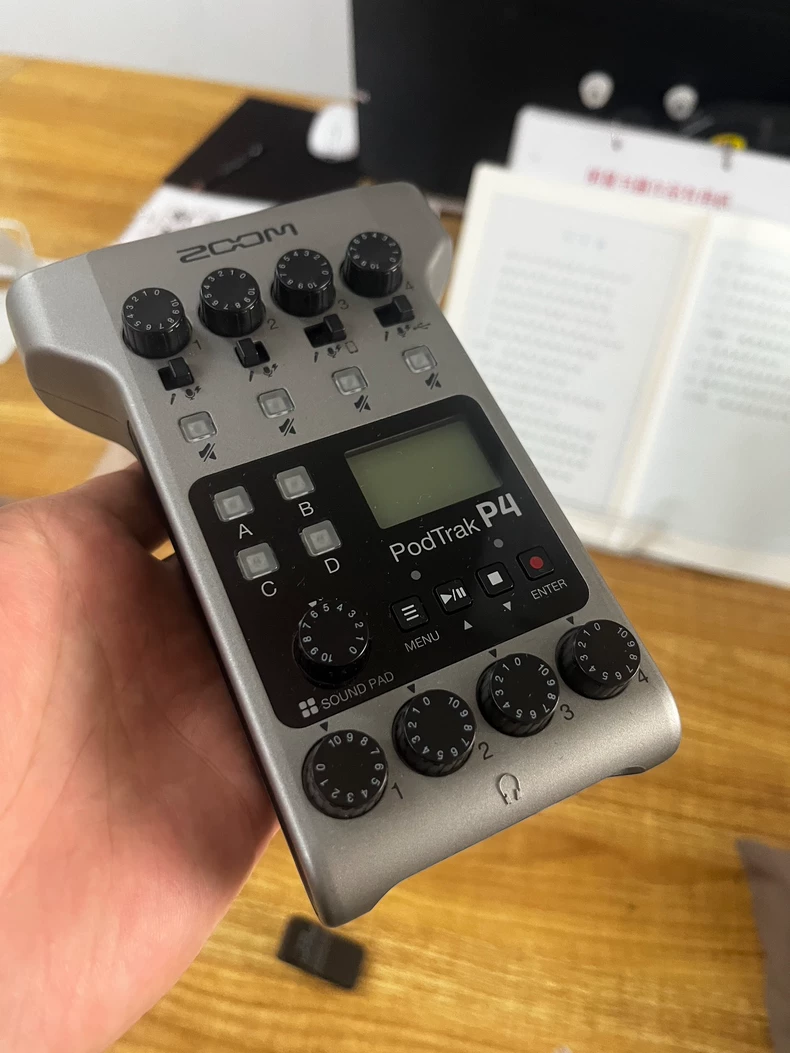 ZOOM PODTRAK P4